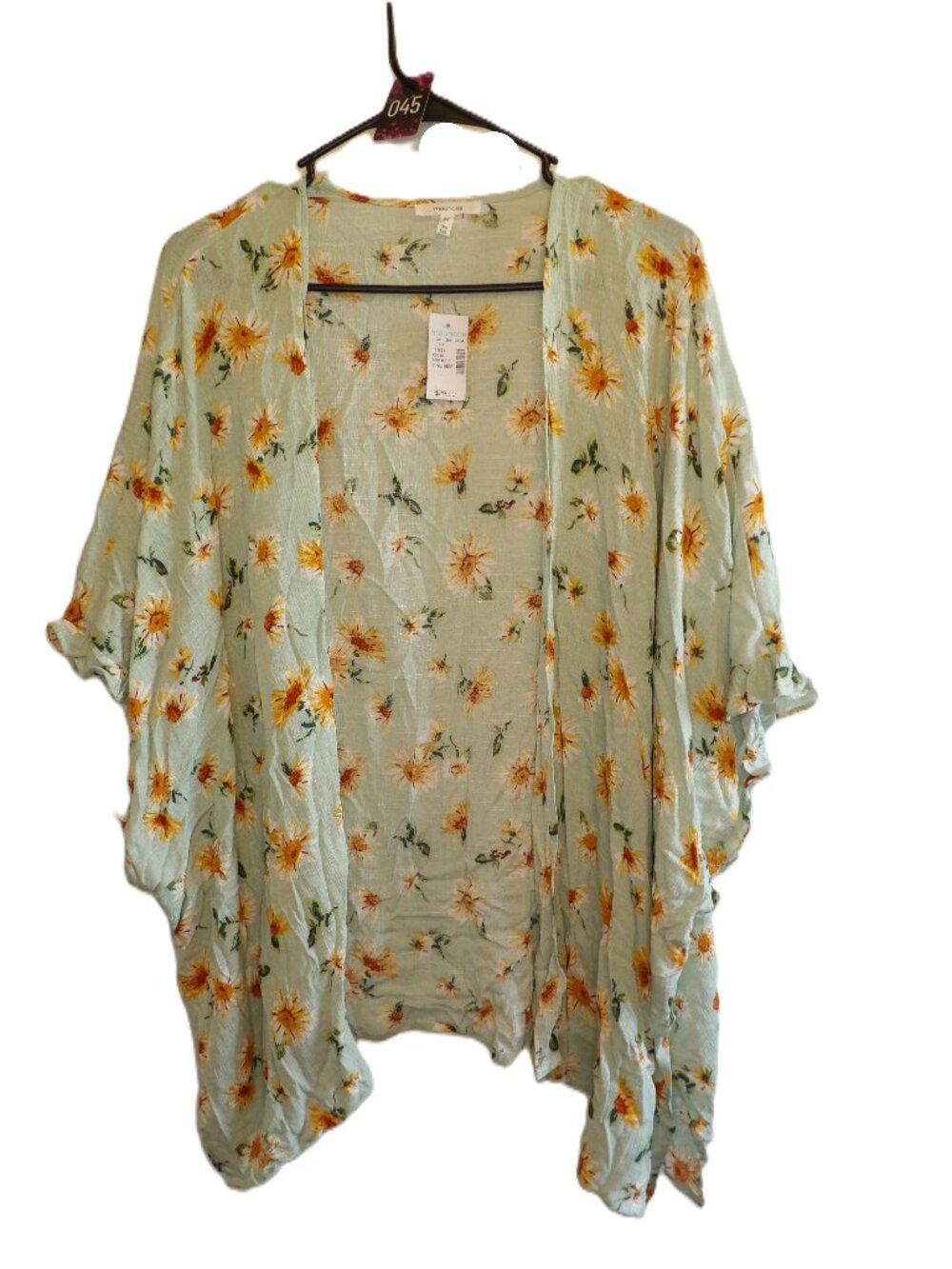 Maurices, NWT light green daisy Kimono (Women's one size)